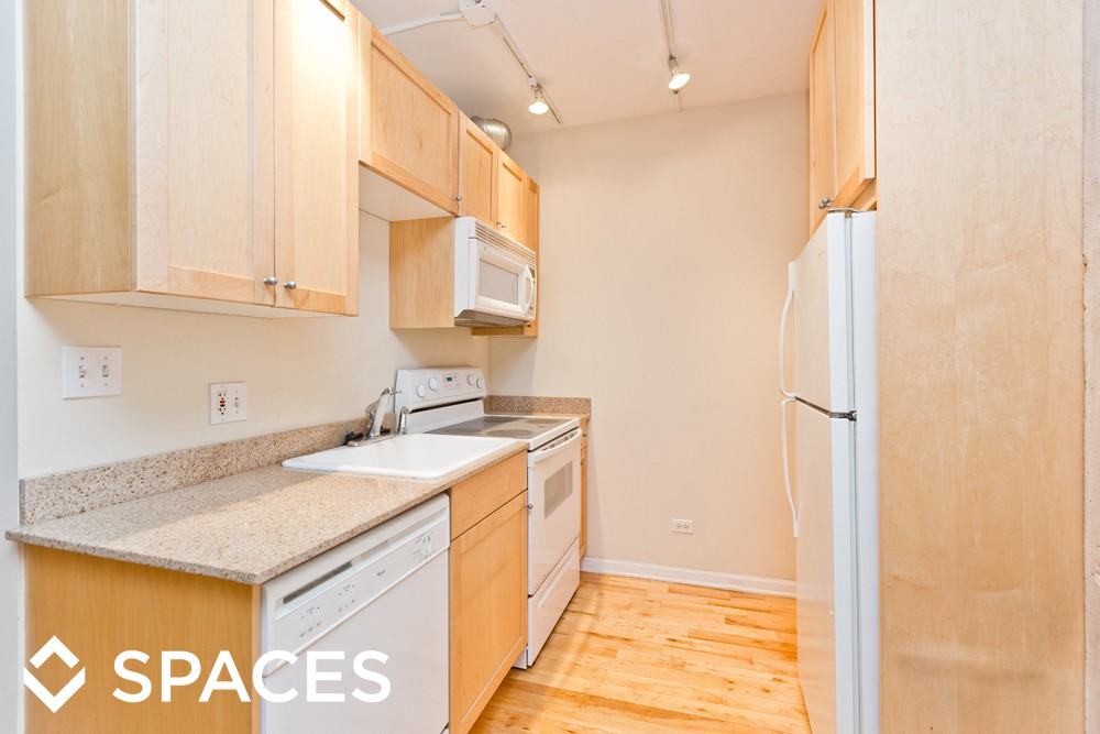 4630 N Beacon - Photo 3 of 27