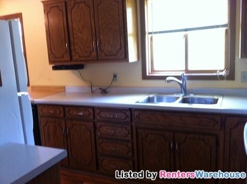 308 10th Ave SE - Photo 3 of 15