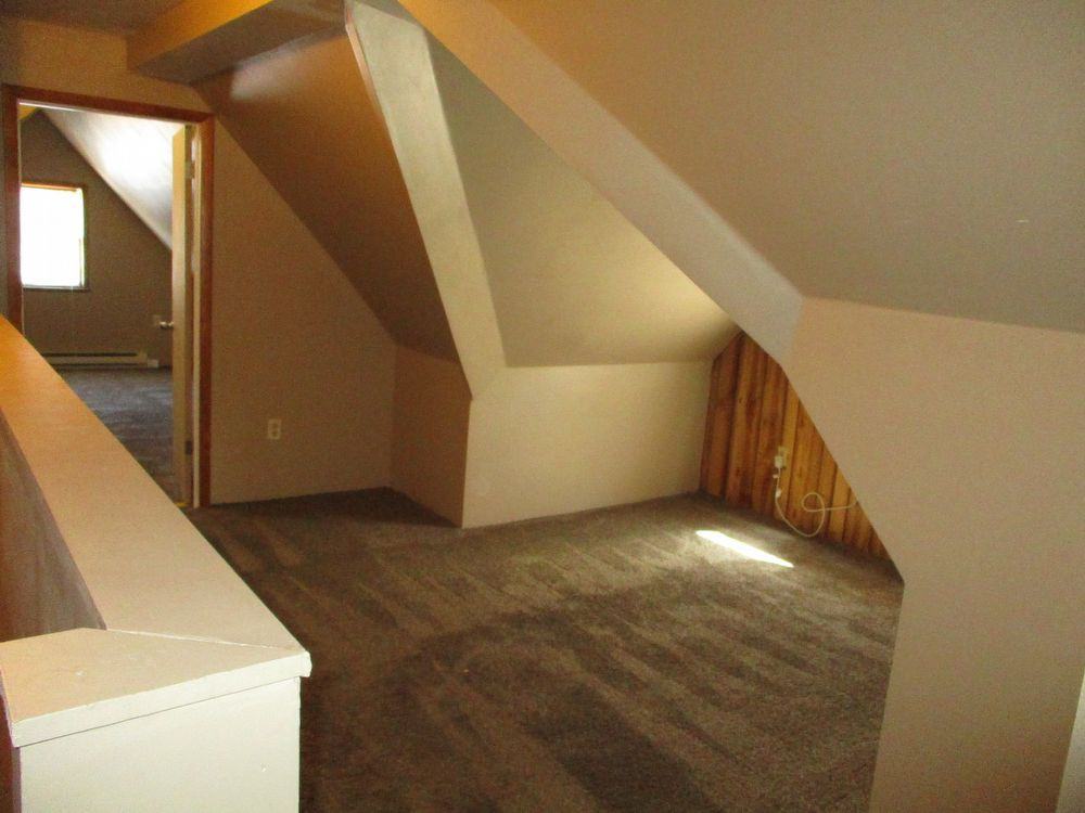 121 121 Gilbert Avenue - 3 - Photo 2 of 11