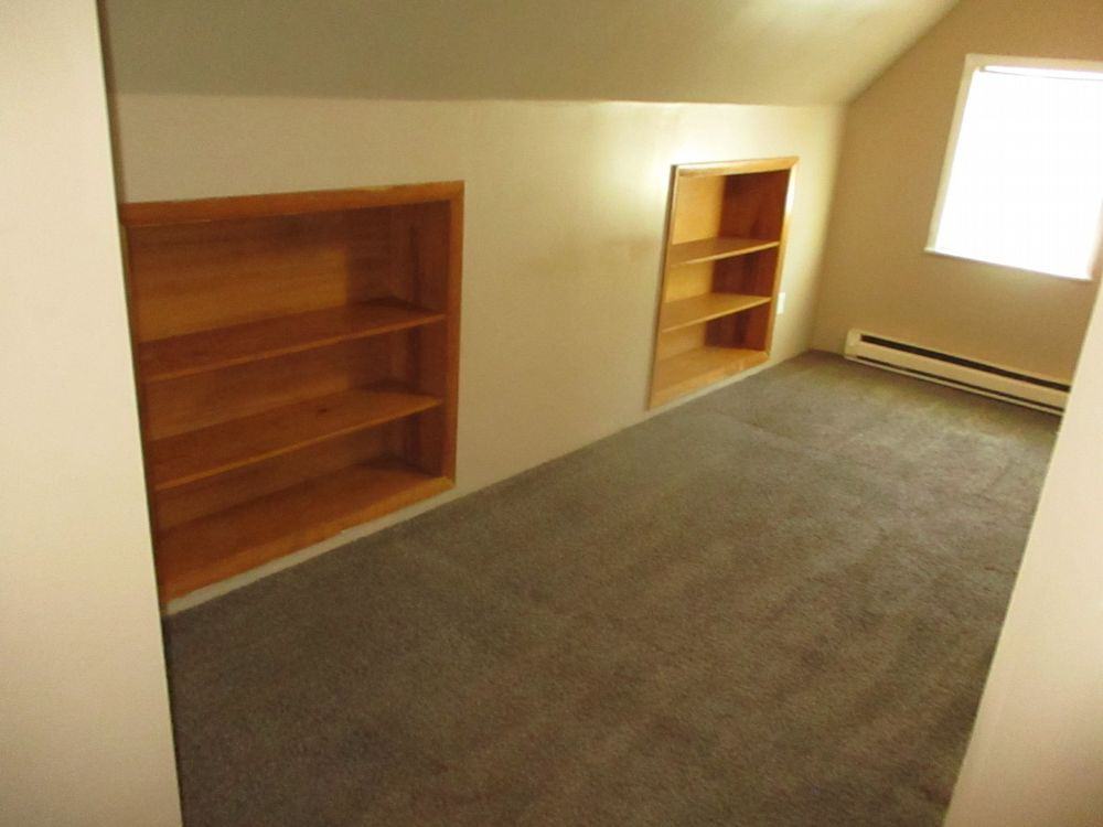 121 121 Gilbert Avenue - 3 - Photo 3 of 11