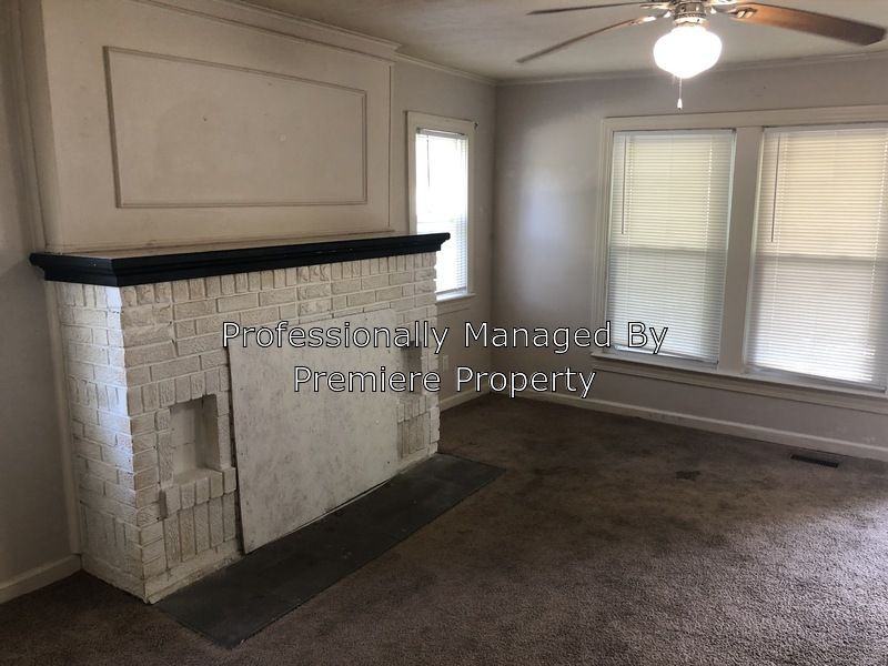 4418 N Cypress Ave - Photo 3 of 11