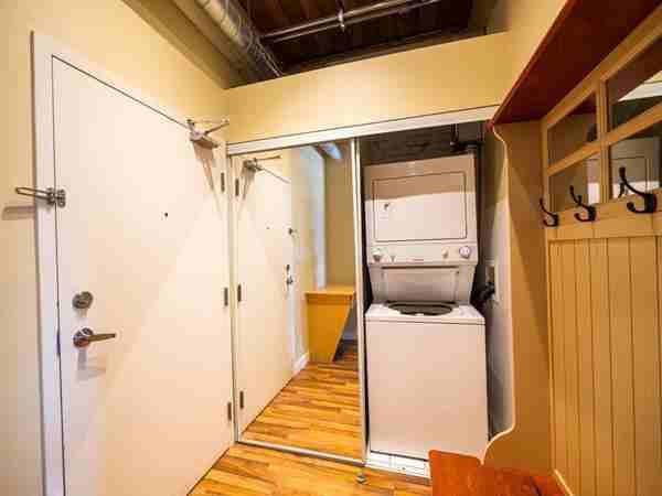 2154 Dundas Street West