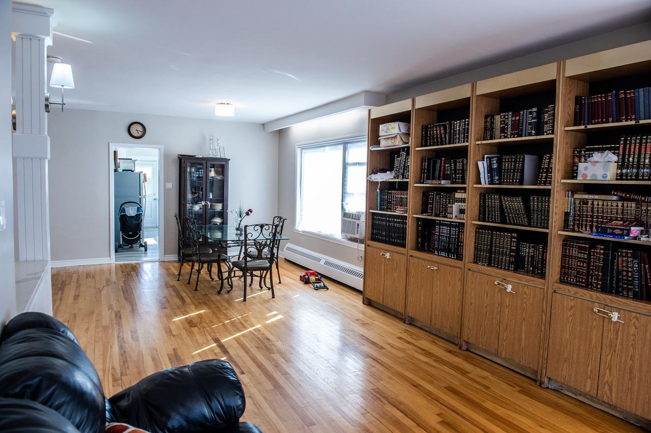 6410 Avenue Lennox - Photo 3 of 10