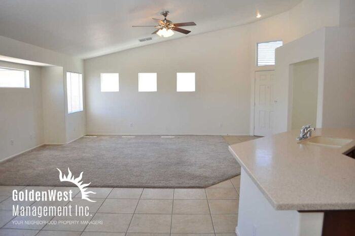 1208 Pueblo Hills Ave - Photo 3 of 12