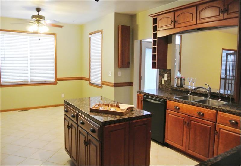 1328 Murray Dr - Photo 3 of 31