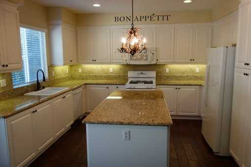 42814 Camelot Rd - Photo 2 of 11