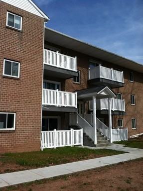 Maple Court Apartments - Photo 2 of 6