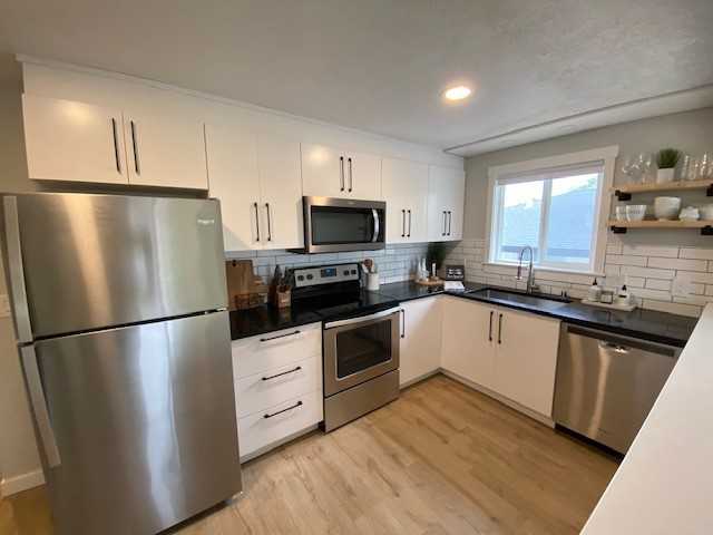 2219 N Atlantic St - Photo 3 of 9