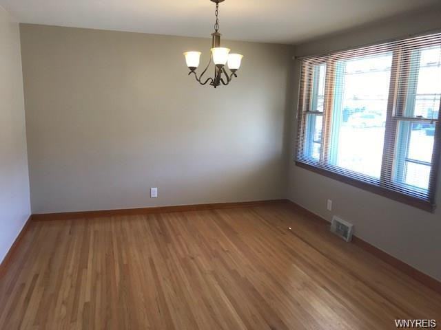 216 Bering Ave - Photo 2 of 9