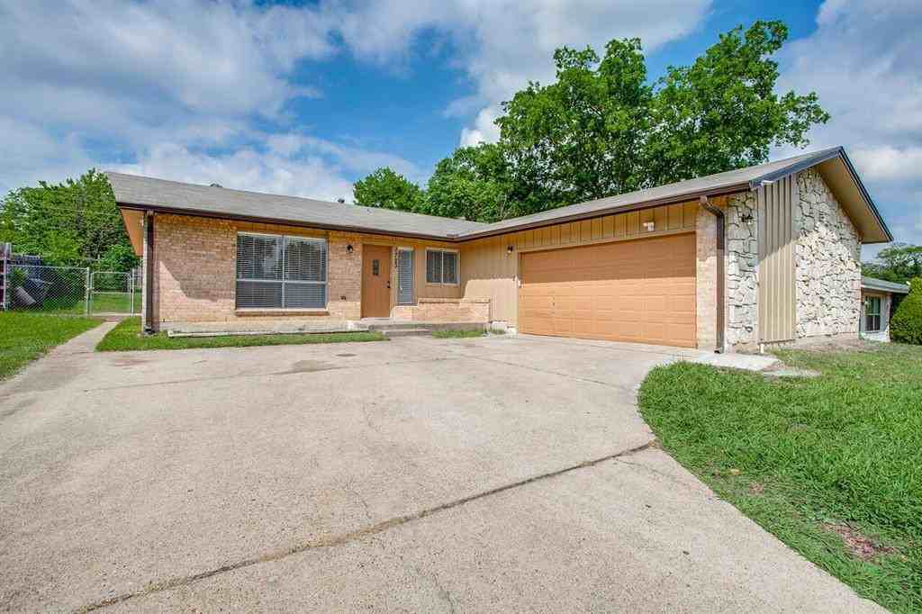 1723 Windchime Dr - Photo 2 of 20
