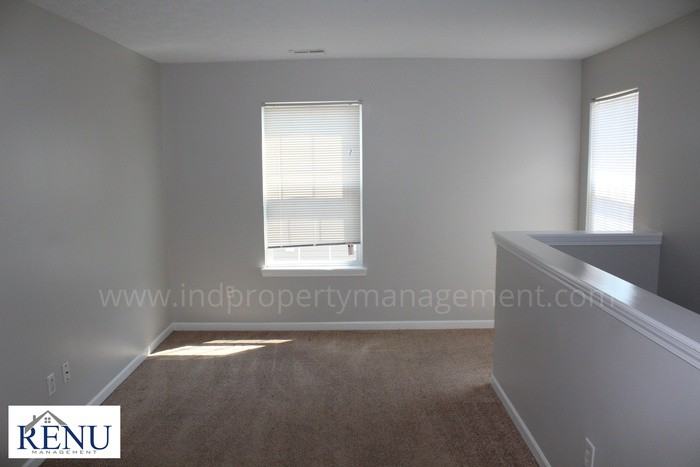 10810 Bellflower Ct - Photo 3 of 13