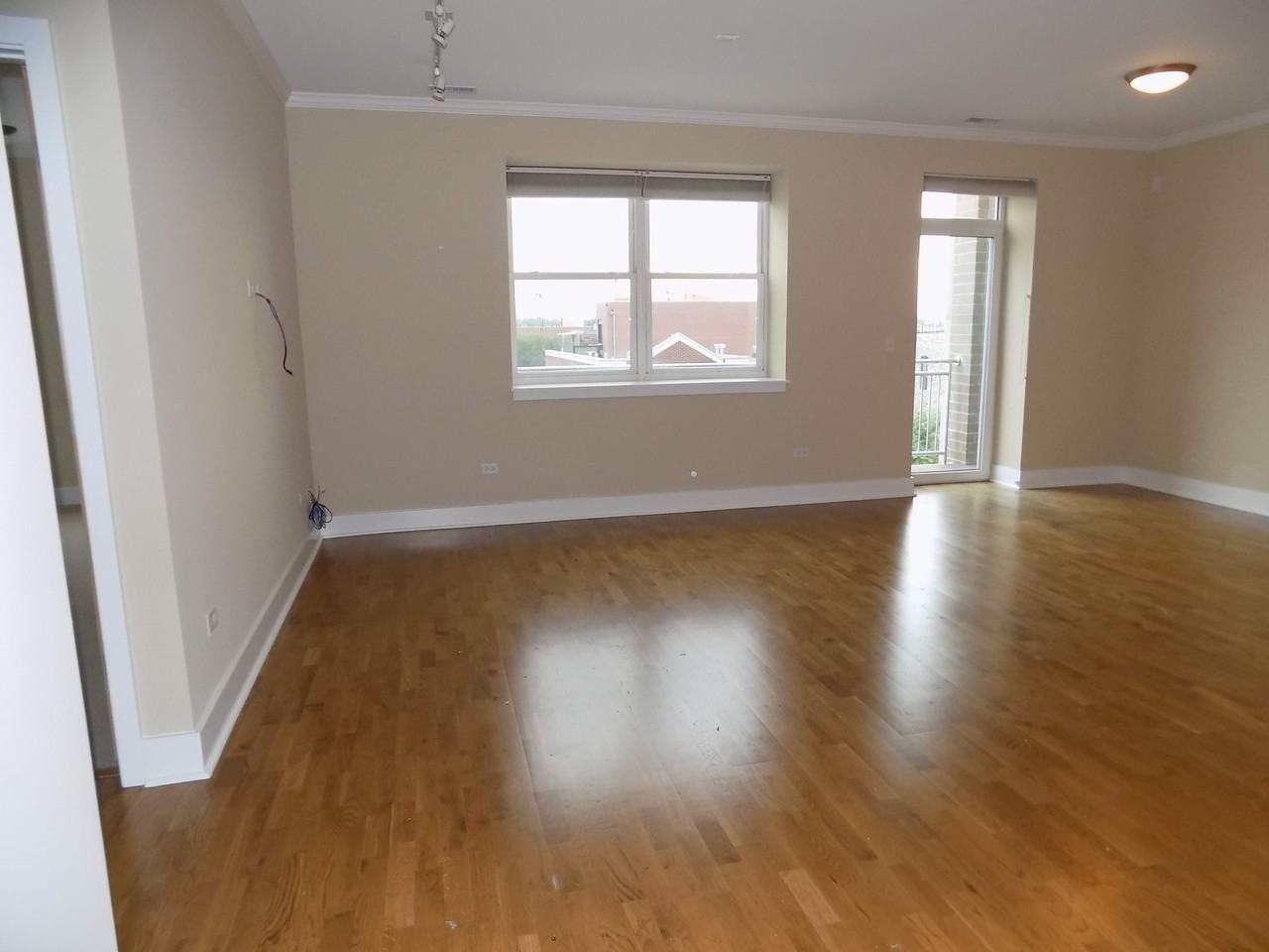 Bucktown Station - Photo 2 of 16