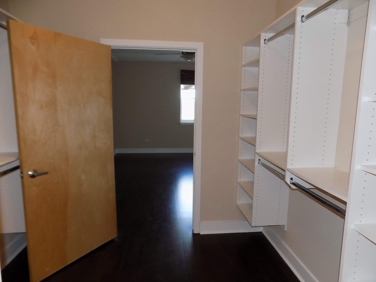 Bucktown Station - Photo 3 of 16