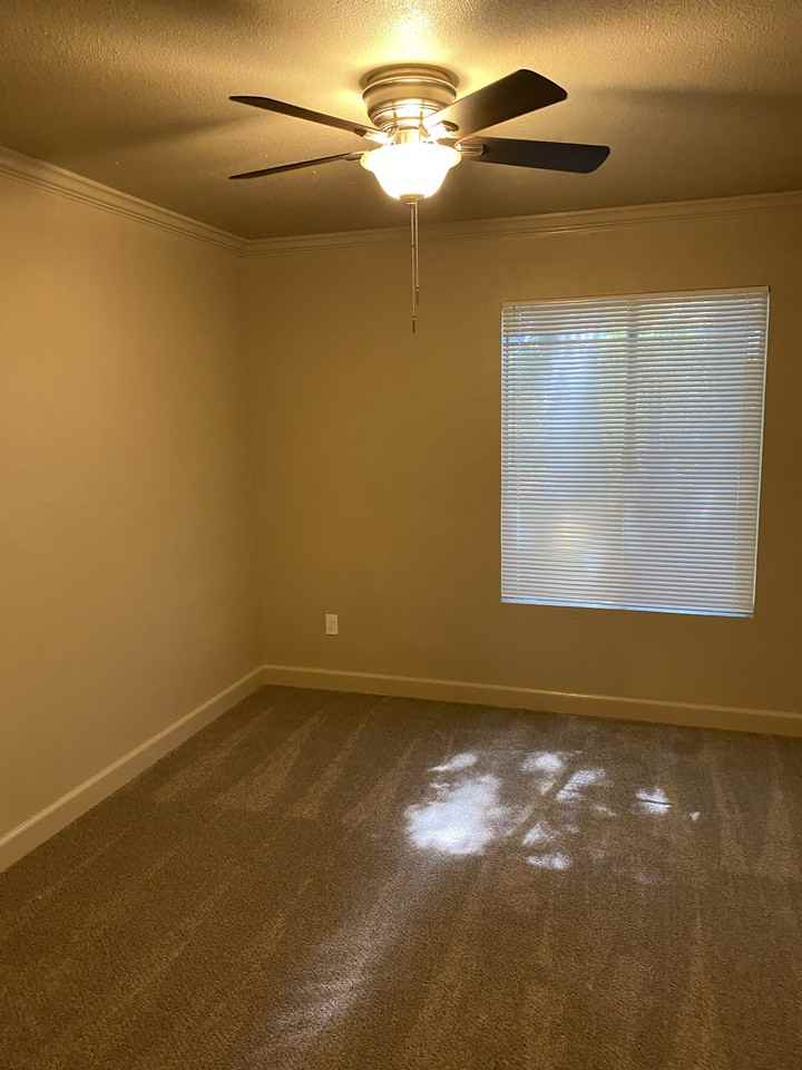 Iron Horse Apartments - Photo 3 of 13