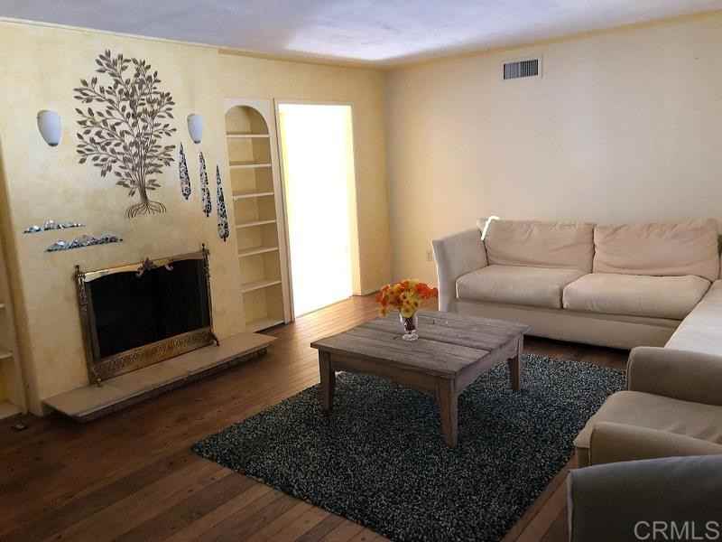 443 Emerson St - Photo 2 of 7