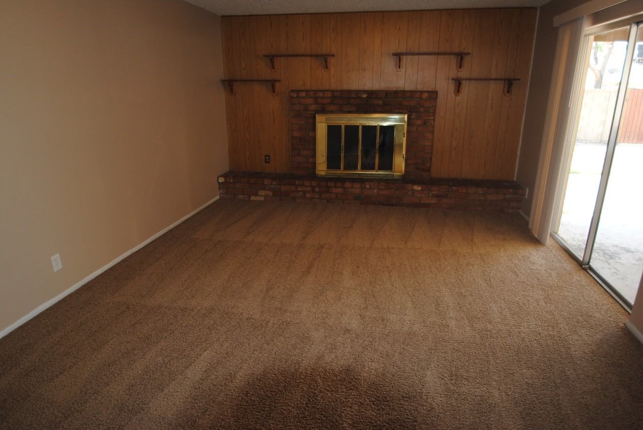 4131 W Orangewood Ave - Photo 3 of 10