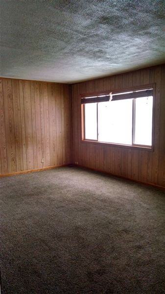 2175 Valley St - Photo 2 of 9