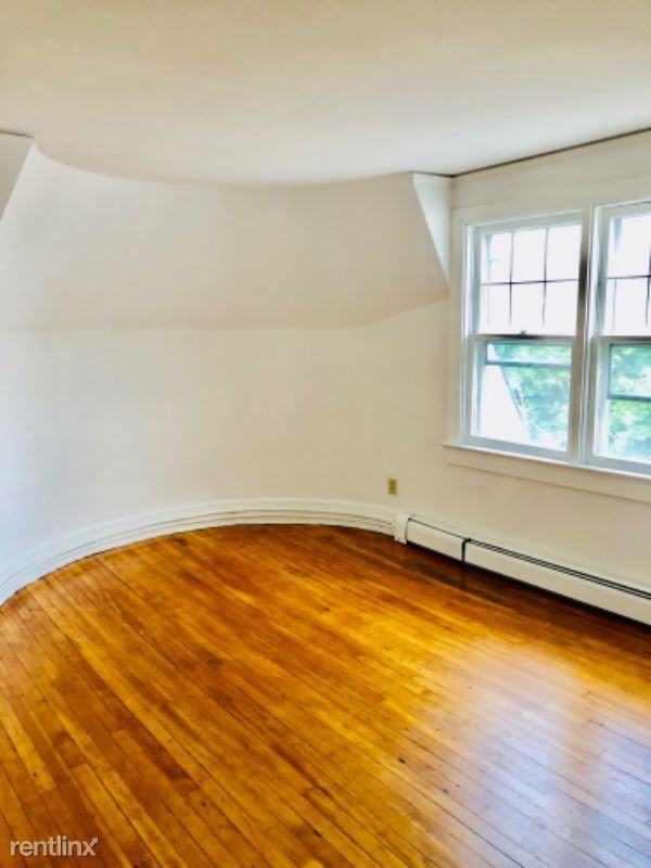 61 S Washington St - Photo 2 of 9