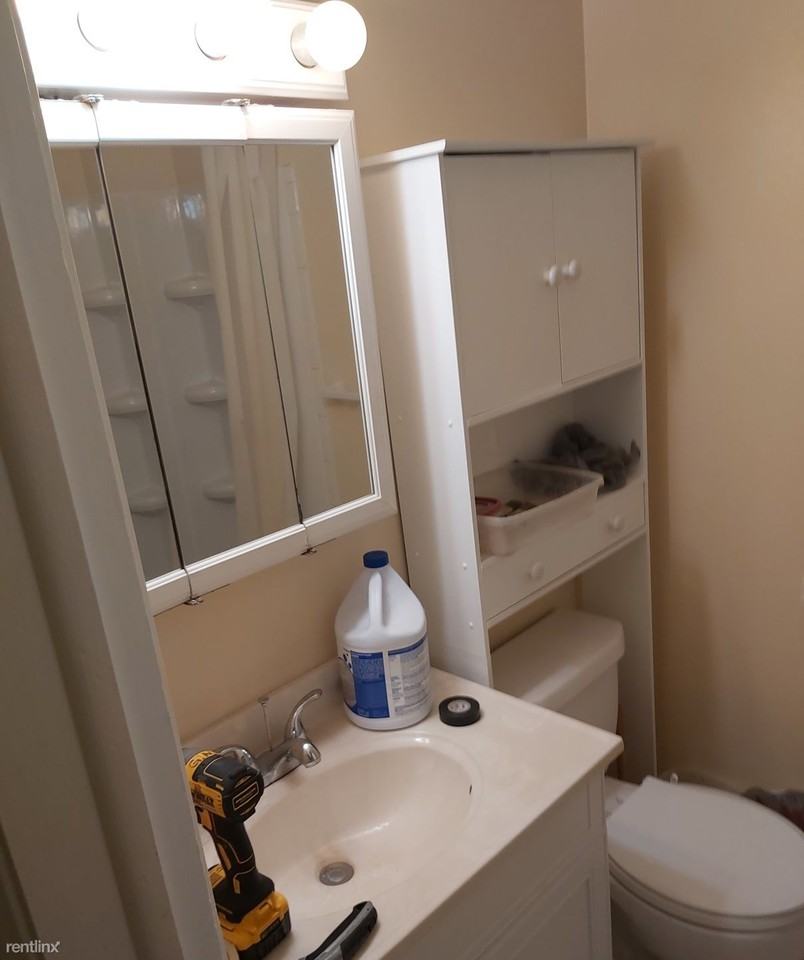 2279 N Vernon Ave - Photo 3 of 7