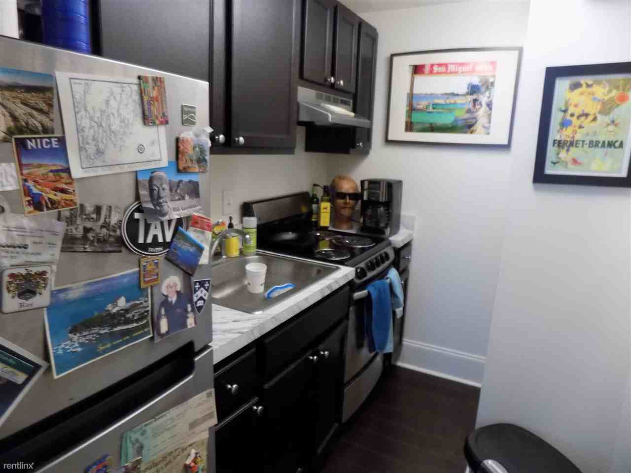 1038 N Calvert St - Photo 2 of 9
