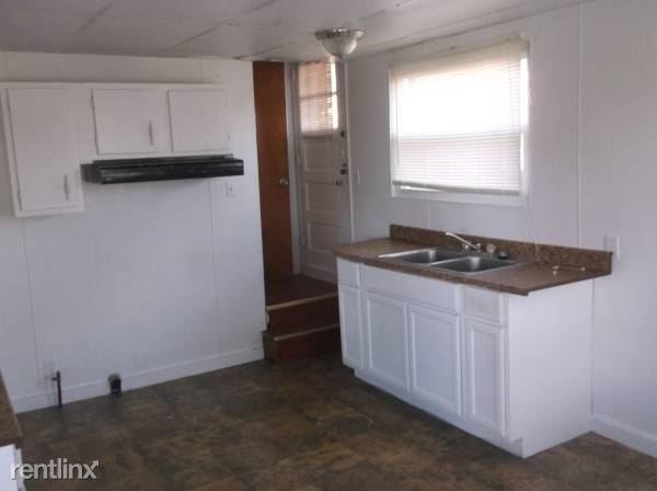 124 Palm Dr - Photo 2 of 3