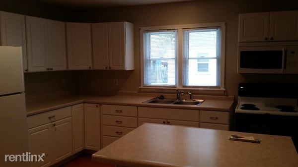 715 East Fischer Street - Photo 2 of 3