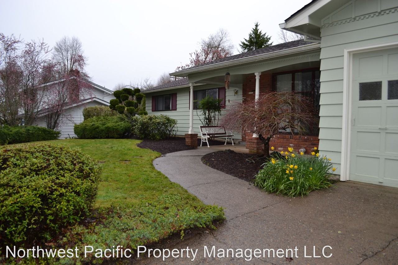 3340 Dogwood Dr S - Photo 2 of 22