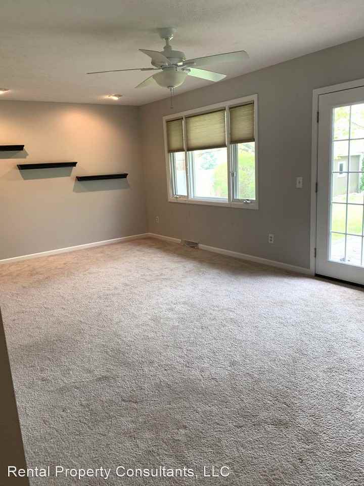 6191 George Ann Ct Ne - Photo 3 of 24