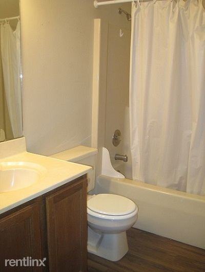 731 Hickory Ct - Photo 3 of 6
