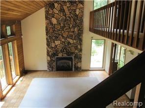 765 Spruce Hill Ln - Photo 3 of 5