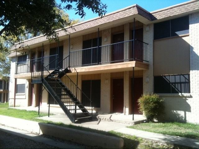 Fox Creek Apartments 1910 S Josey Ln, Carrollton, TX 75006 Zumper