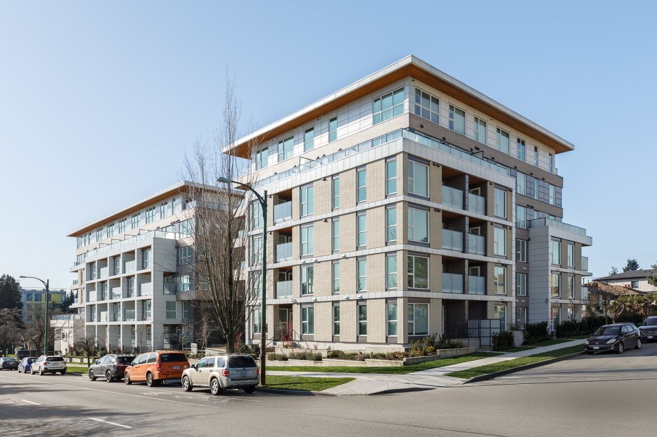 GEC Pearson: Fully Furnished Apartments in Central Vancouver - Photo 3 of 15