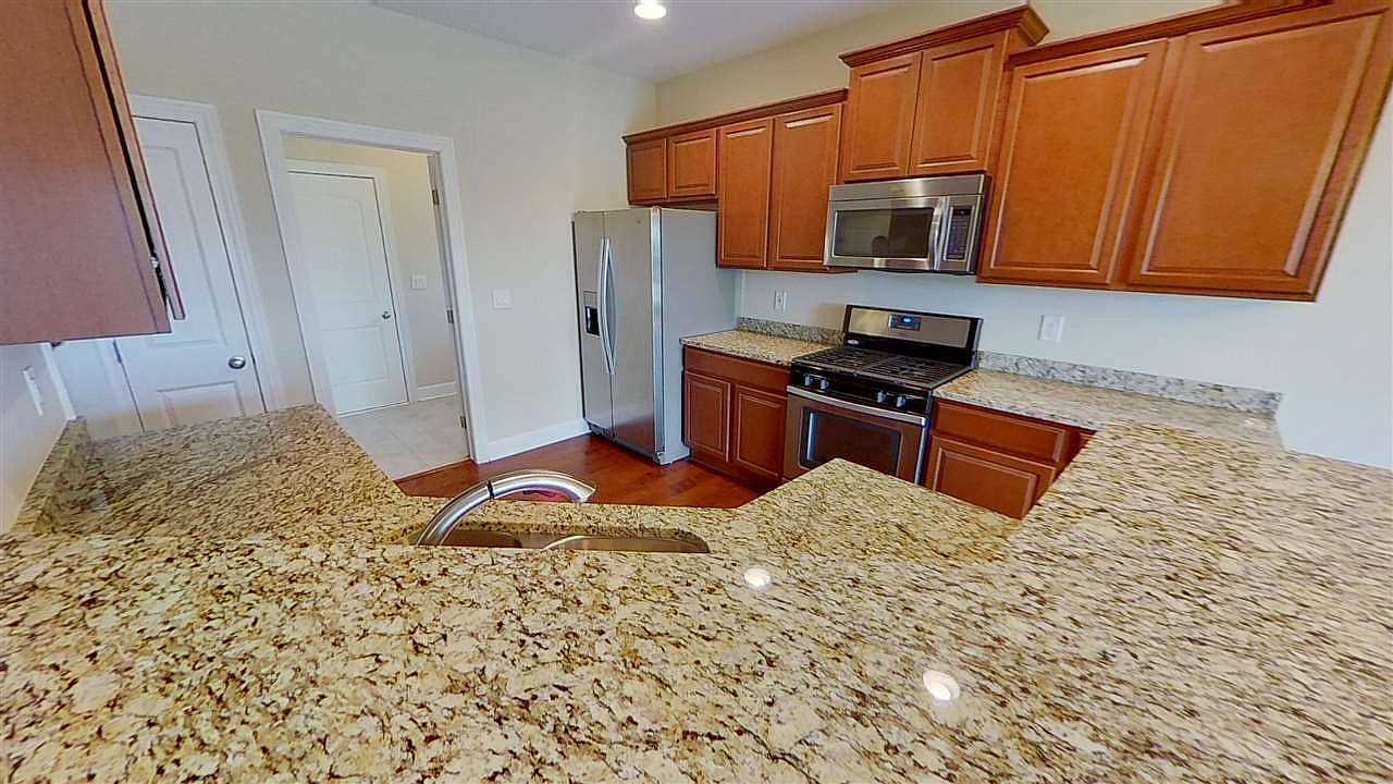 83 Cobblestone Ln - Photo 2 of 19
