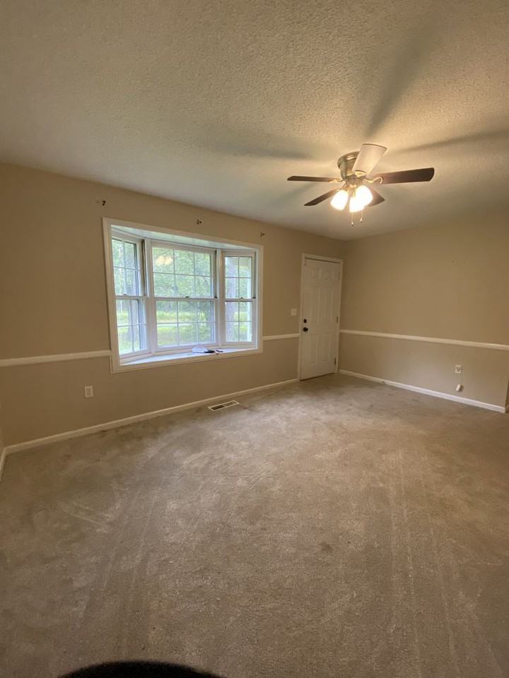 1504 Amity Rd - Photo 3 of 18