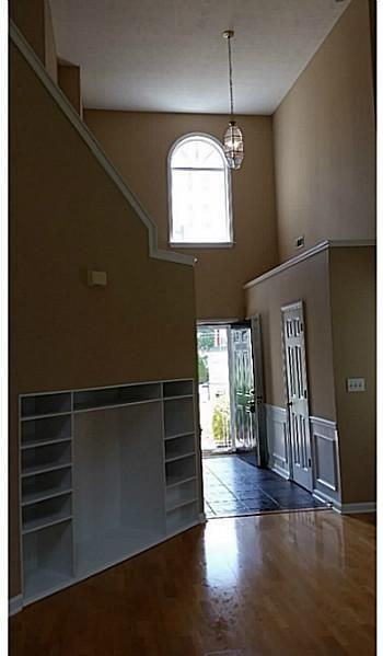 1305 Glenover Way - Photo 3 of 12