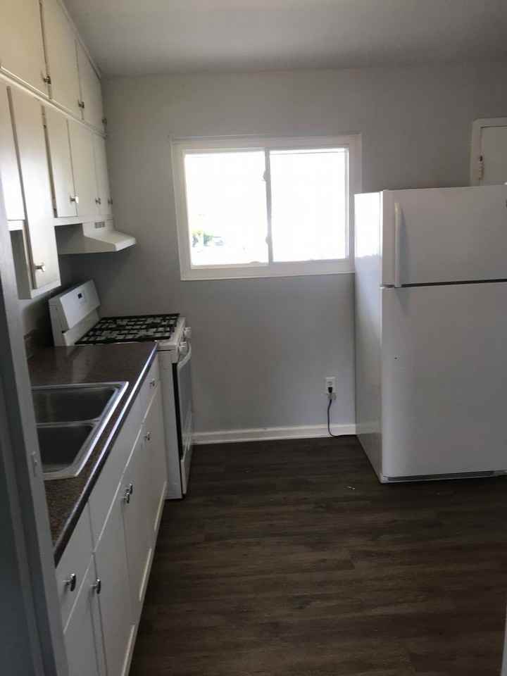 1440 Virginia Ave - Photo 2 of 13