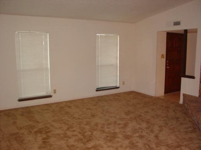 8505 Woodside Rd - Photo 2 of 13