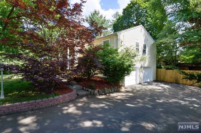 11 W Hill Rd - Photo 2 of 24