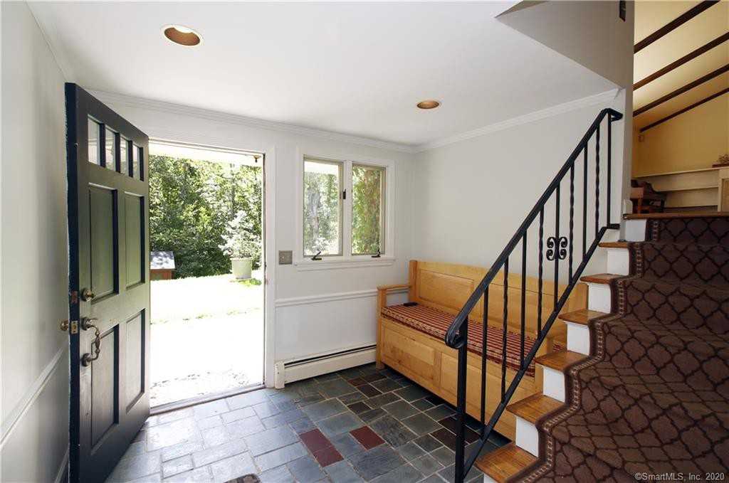 33 Saw Mill Rd - Photo 3 of 35