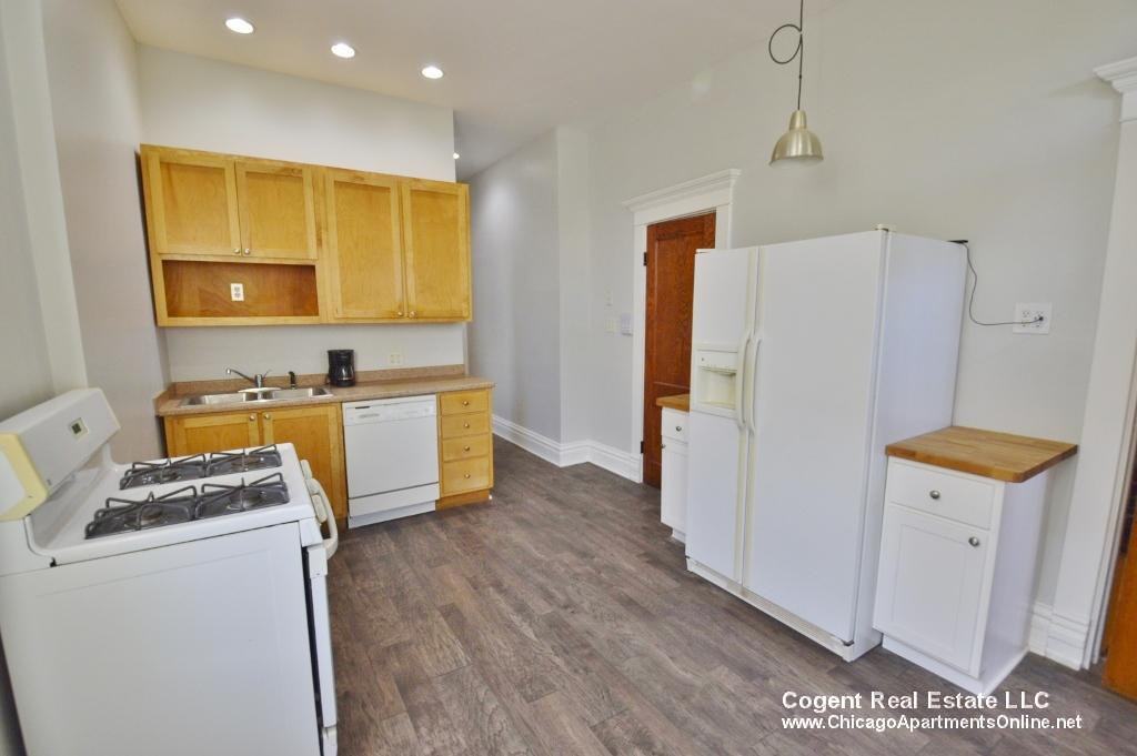 1357 North Maplewood Avenue #2