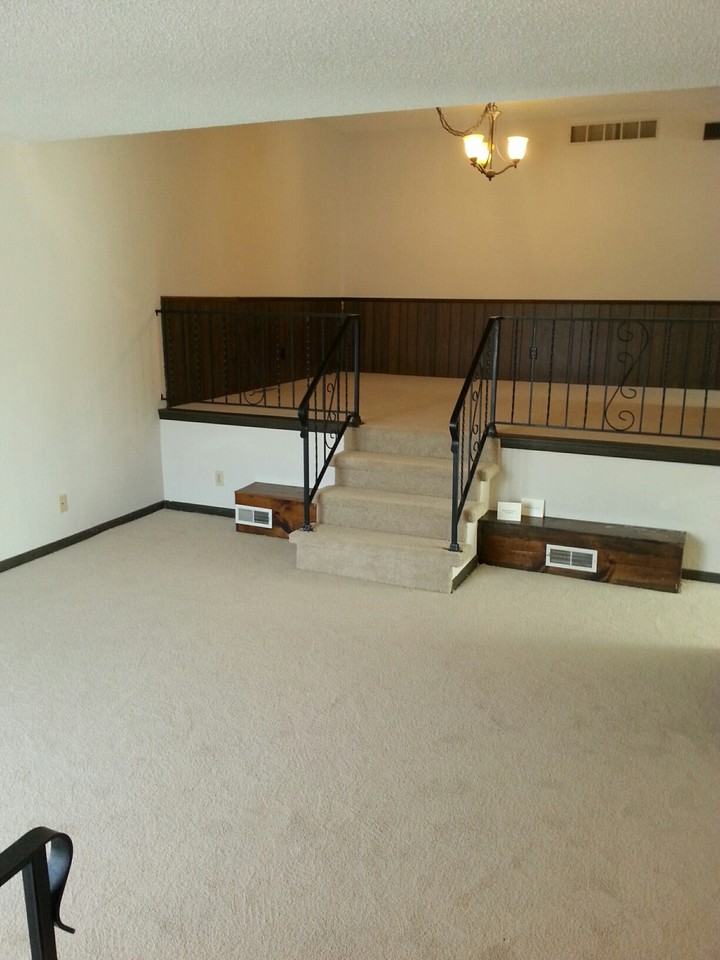 8728 E Lockmoor Cir - Photo 3 of 15