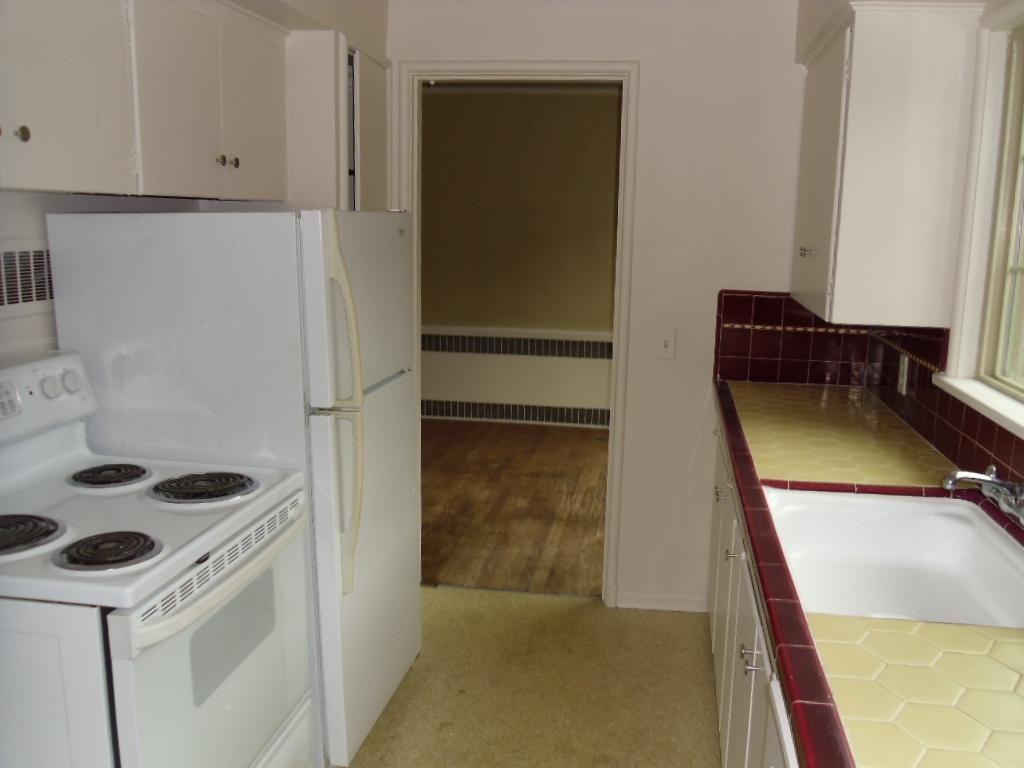 106 23rd Ave SW - Photo 3 of 15