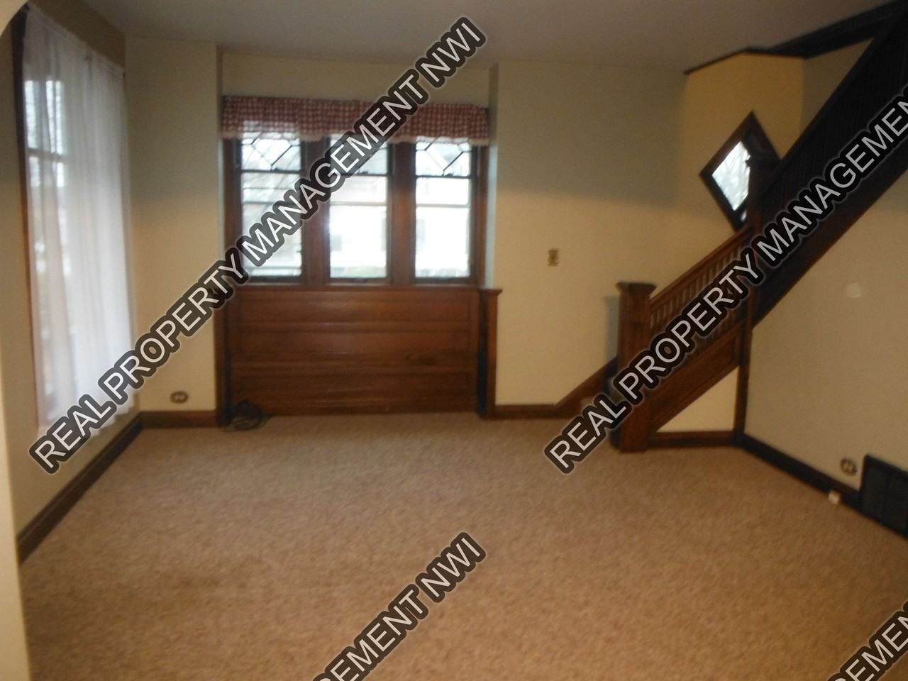 247 Washington St - Photo 2 of 18