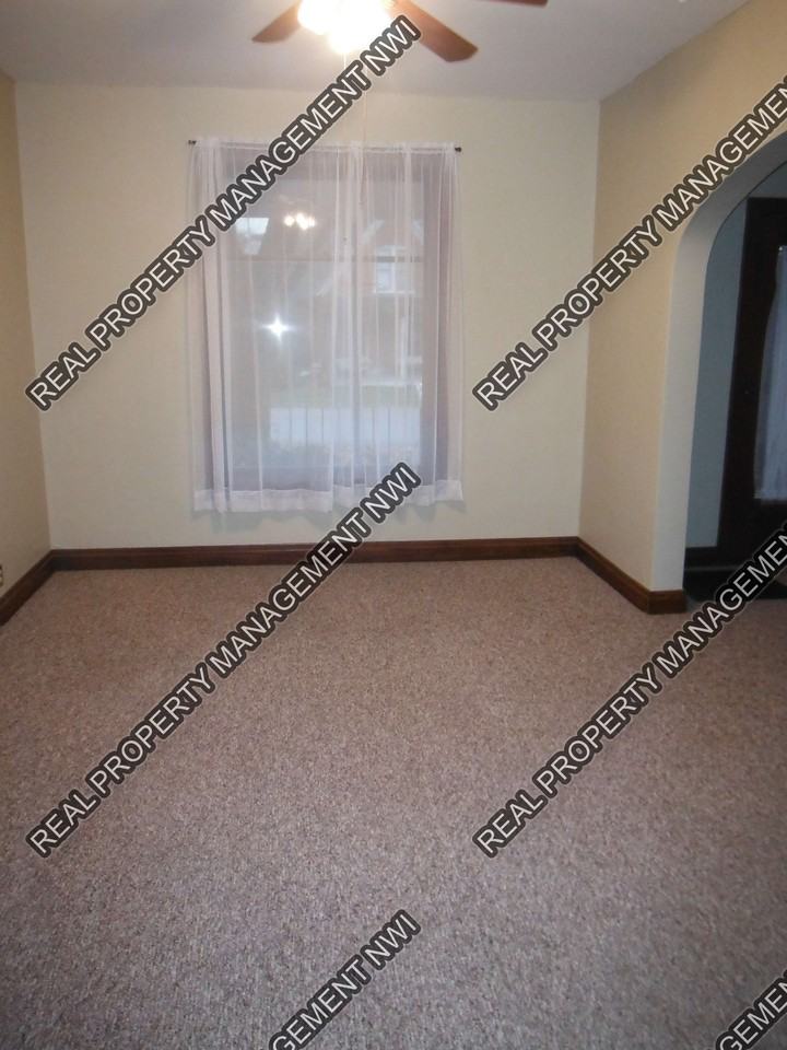 247 Washington St - Photo 3 of 18