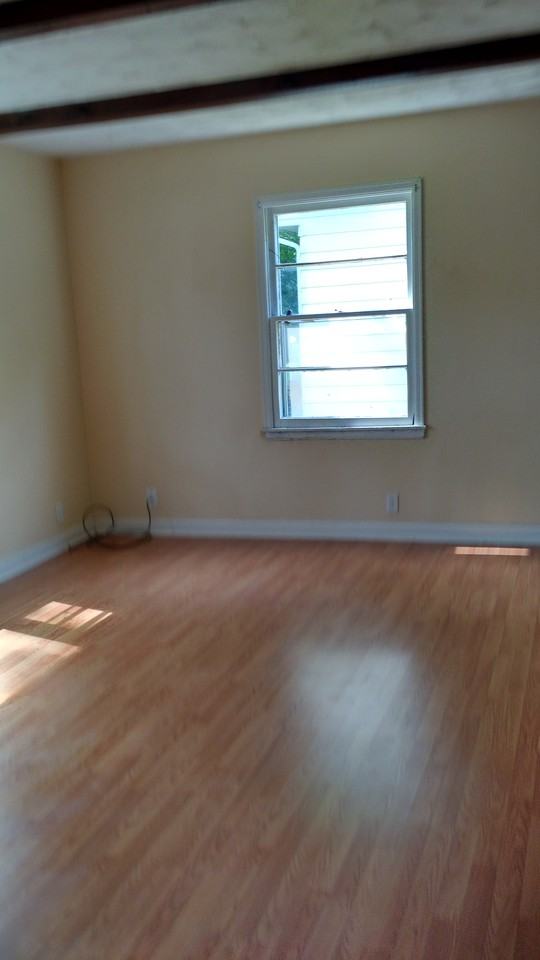 1112 Irving Avenue - Photo 3 of 11