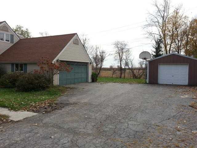 15943 Dundee Blvd - Photo 3 of 30