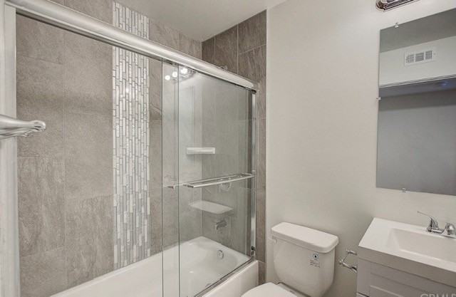2635 Hauser Boulevard - Photo 3 of 9