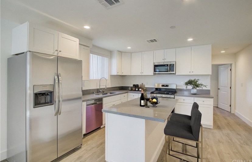 2635 Hauser Boulevard - Photo 6 of 9