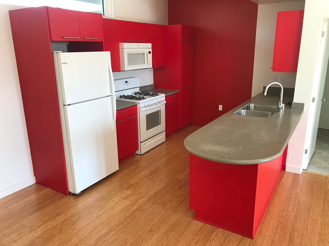 Palms Point Apartments - Photo 2 of 18