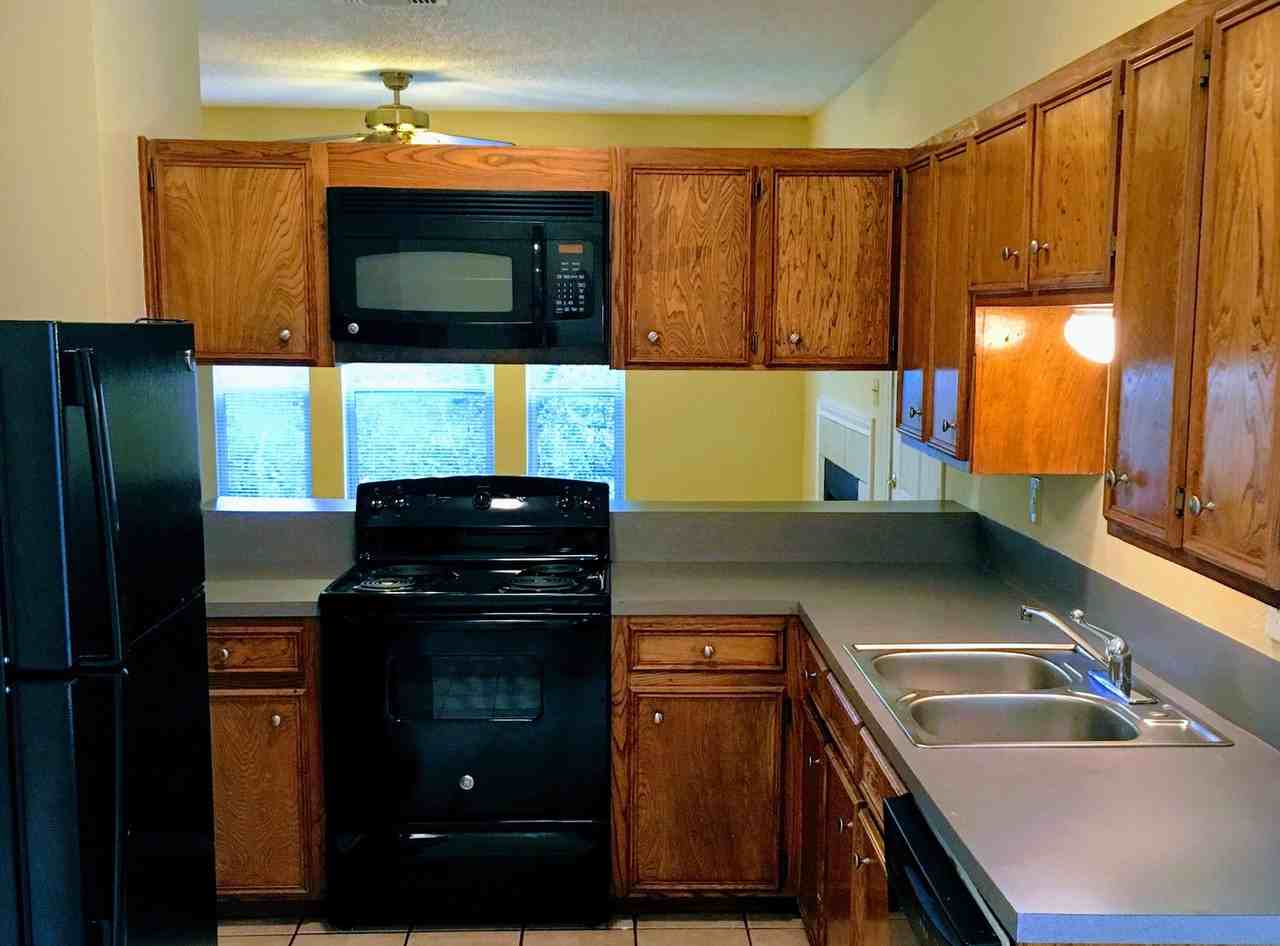 2414 Longview Street - Photo 2 of 9